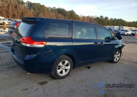 2012 Toyota Sienna z USA, uszkodzony, nr VIN 5TDZK3DC8CS256430